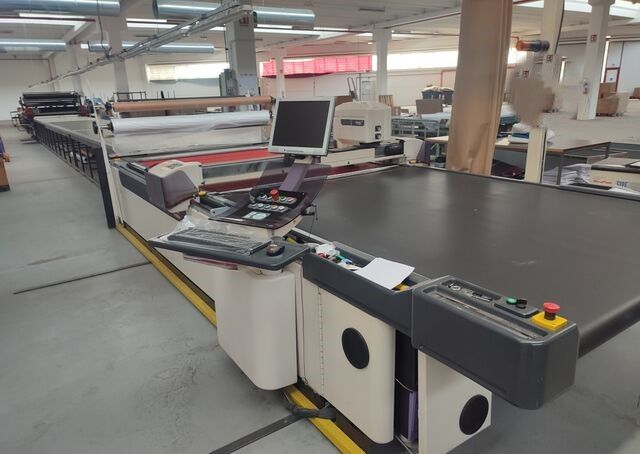 Lectra Vector 5000 V3 Fabric cutting