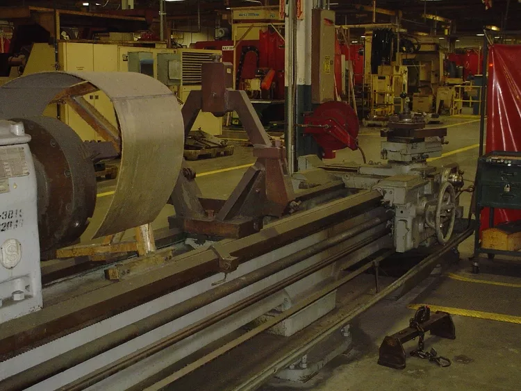 Monarch Engine Lathe 600 RPM 27" x 144"