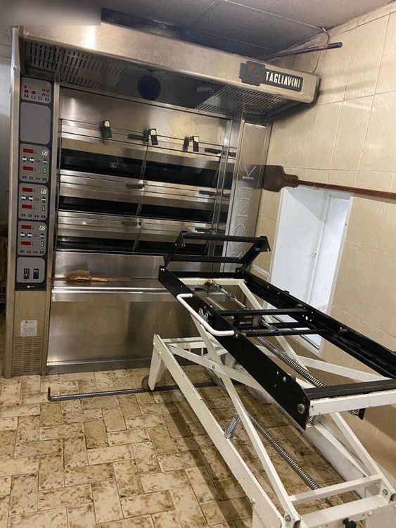 Electric floor bakery oven