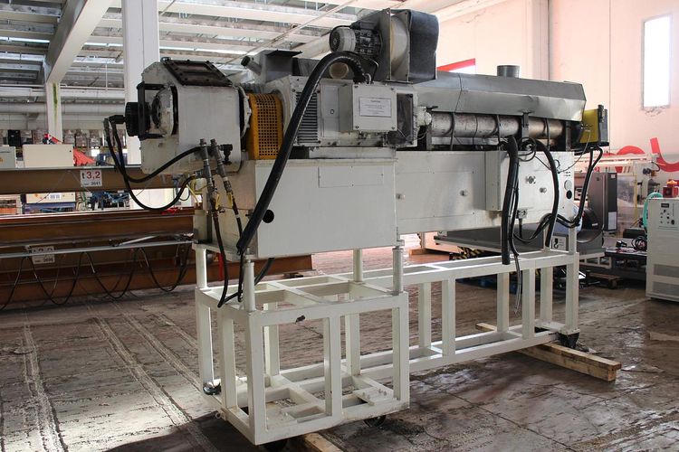 Battenfeld 90mm extruder