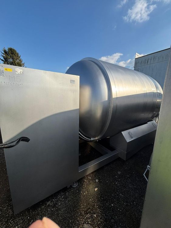 3 Nowicki 6000 l Tumblers