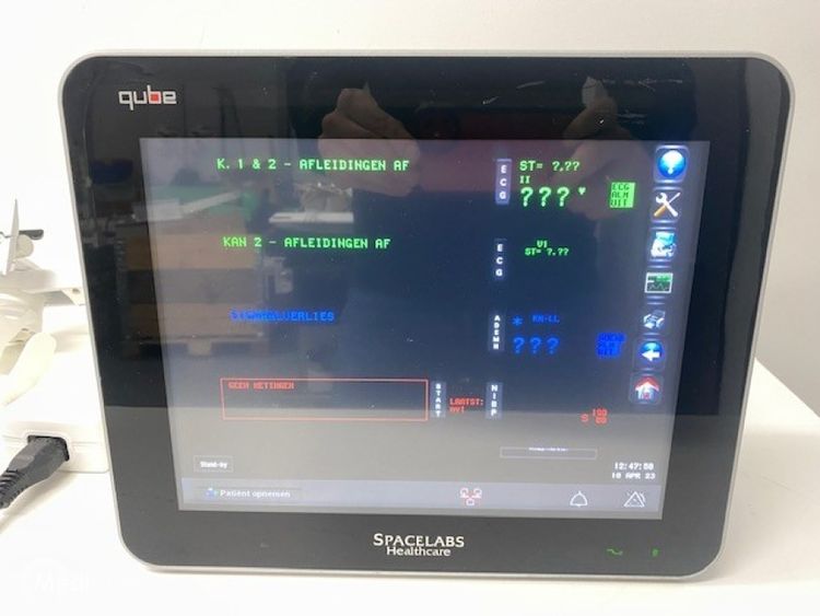 Spacelabs 91390 QUBE Patient Monitor