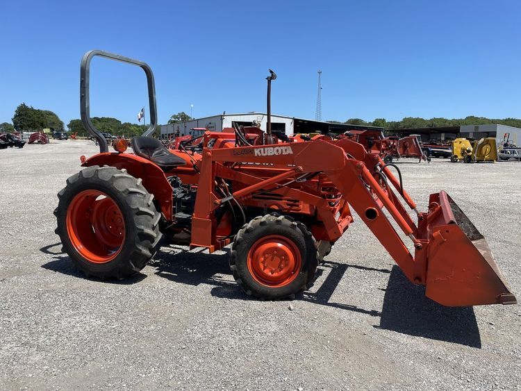 Kubota L2350 Tractor