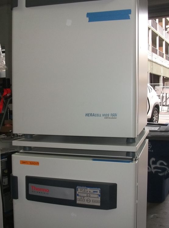 Heracell Vios 160i C02 Doublestack Incubator