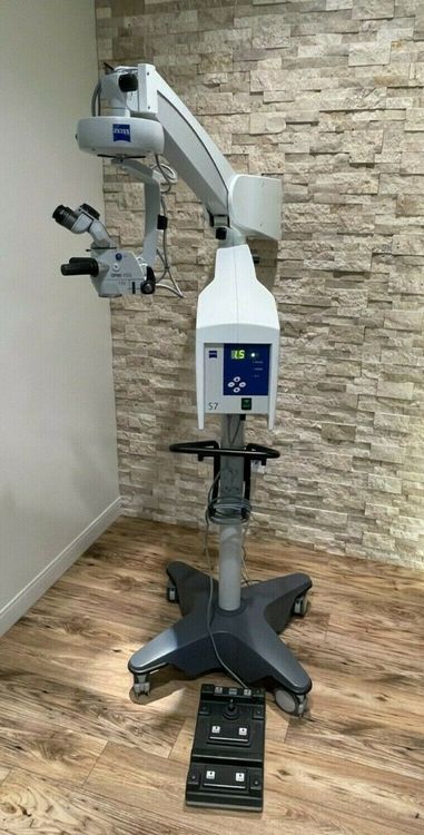 Carl Zeiss OPMI Visu 160 Surgical Ophthalmic Microscope on S7 Rolling Stand