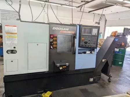 Doosan Fanuc i-Series 4,000 RPM Lynx 220LC 2 Axis
