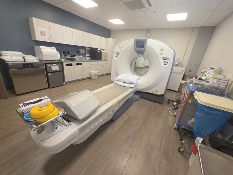 GE Optima 540 16 Slice CT Scanner