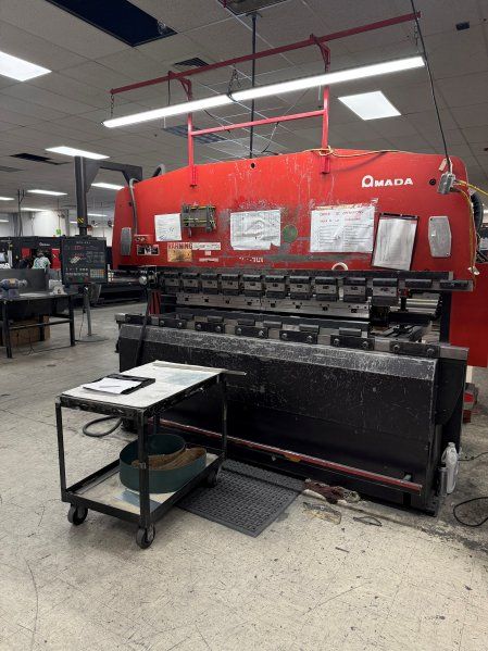 Amada RG100 110 tons