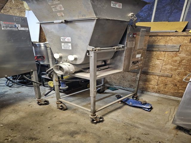 Hollymatic 190 Grinder with 2 Augers
