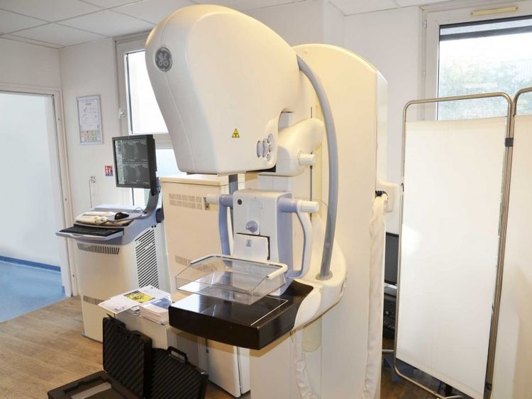 GE Senographe Essential TOMO Digital Mammograph