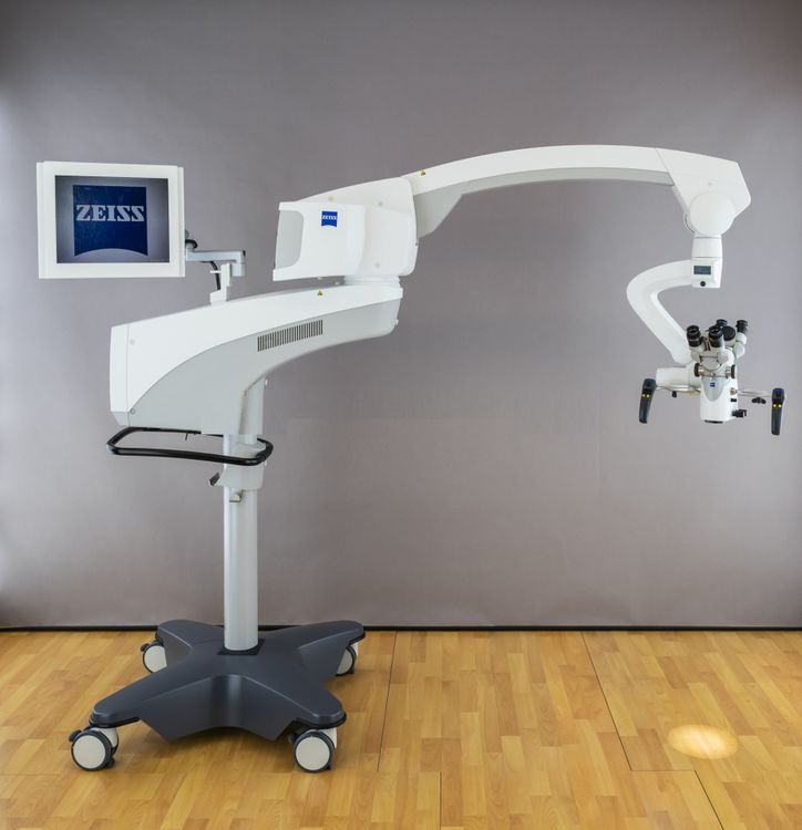 Leica OPMI Vario 700 Surgical Operating Microscope with HD vision track