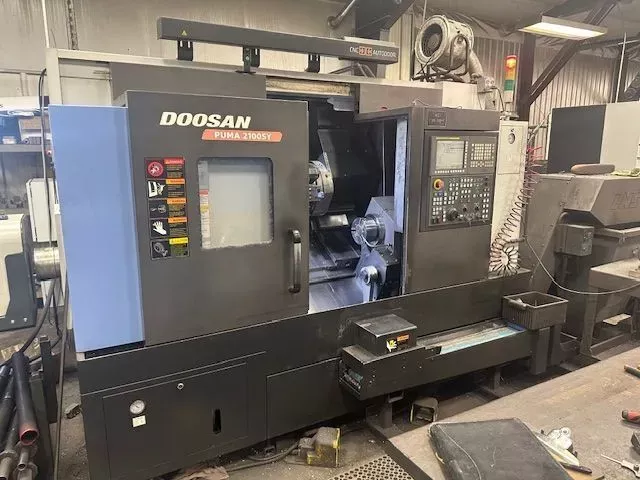 Doosan FANUC 31i-A CNC color control 5000 rpm PUMA 2100SY 5 Axis