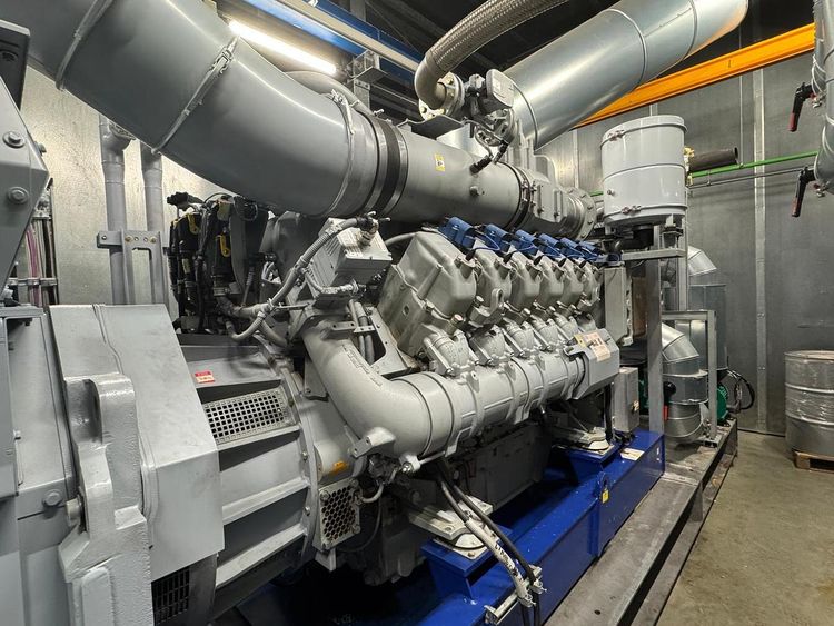 MTU 12V 4000 GS Engine: 12 cylinders
