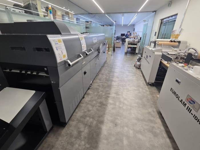 Duplo DDC 8000-B2 Digital Spot UV Coater