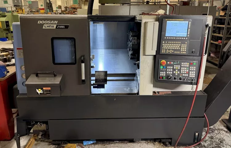 Doosan Fanuc 0i-TF, 2 axes 4,500 rpm Lynx 2100LB 2 Axis