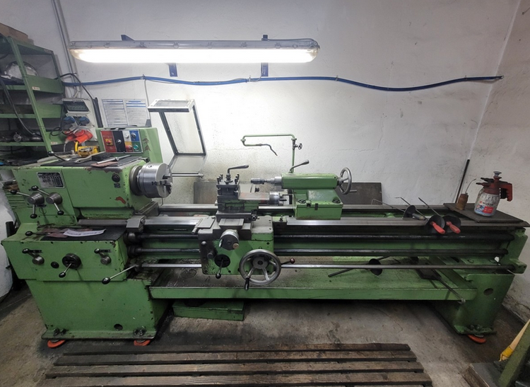 TOS ENGINE LATHE 2000 U/min SN 50 x 2000