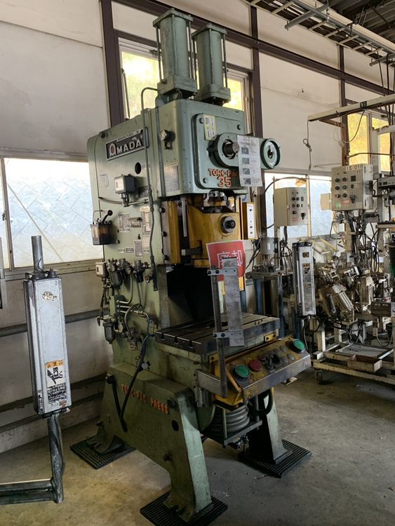 Amada TP-35X 35 TON