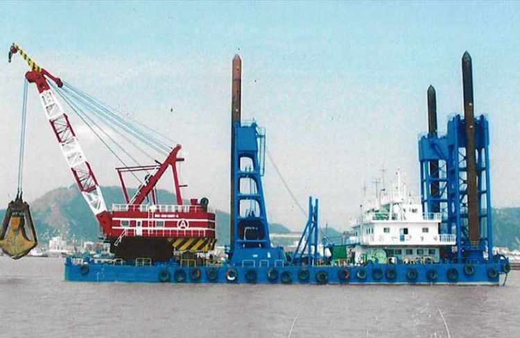 GRAB DREDGER 18M3
