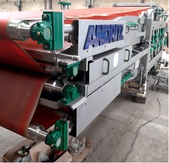 Andritz double wire wet lap machine, with cross cutter and layboy. 800 mm