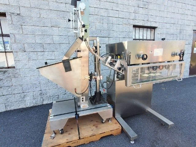 Pharma Pack 6-Spindle Capper with Elevator