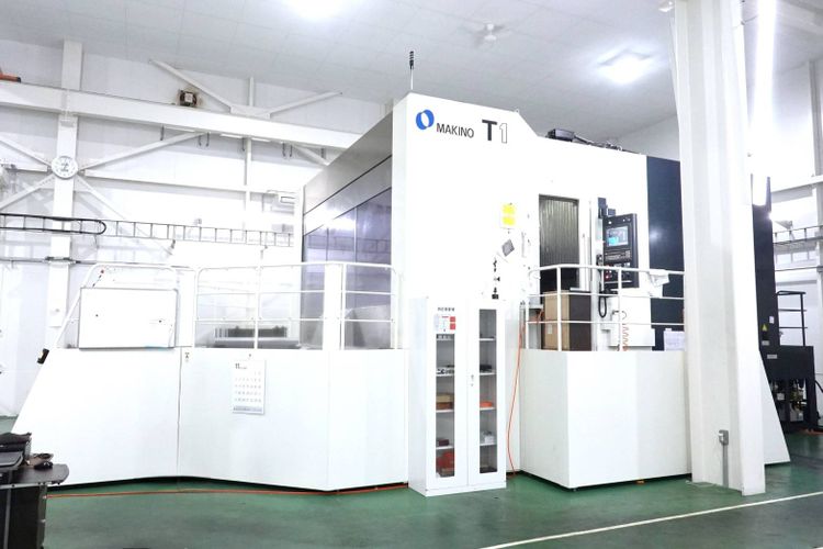 Makino T1 5  Axis