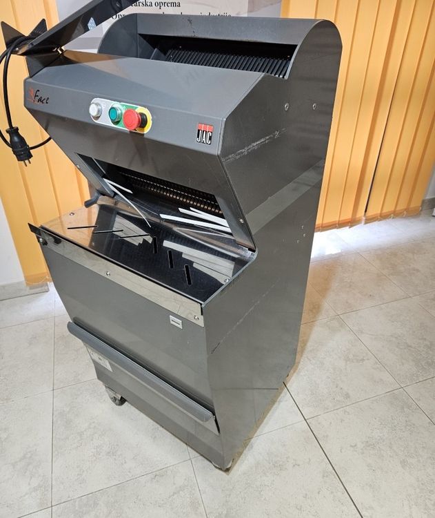 JAC Automatic bread slicer