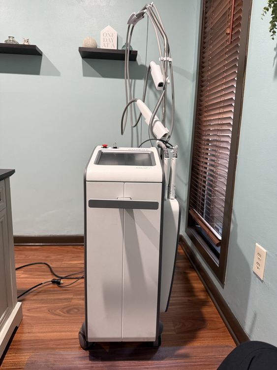 Cutera Excel V+ Dual Wavelength 1064nm & 532nm For Vascular Lesions, Pigmented Lesions & Non-Ablative Skin Revitalization