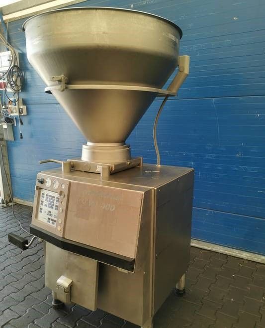 Handtmann VF300 vacuum filler