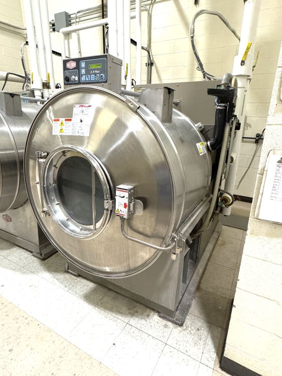 Milnor 42030V6J Washer Extractor