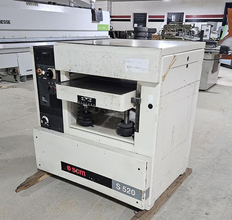 SCM S 520