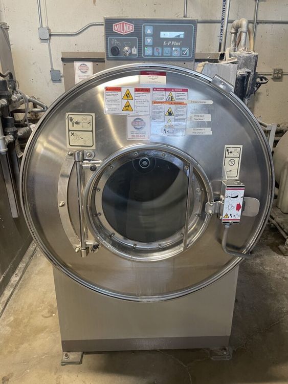Milnor 36026V5J 100lb. Washer Extractor