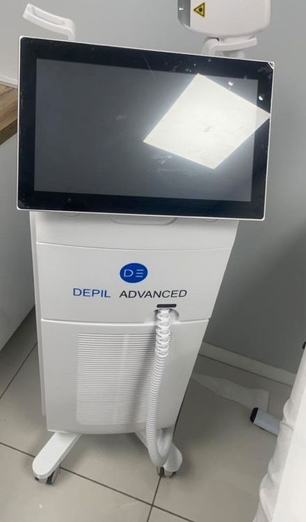 Laser hair removal machine