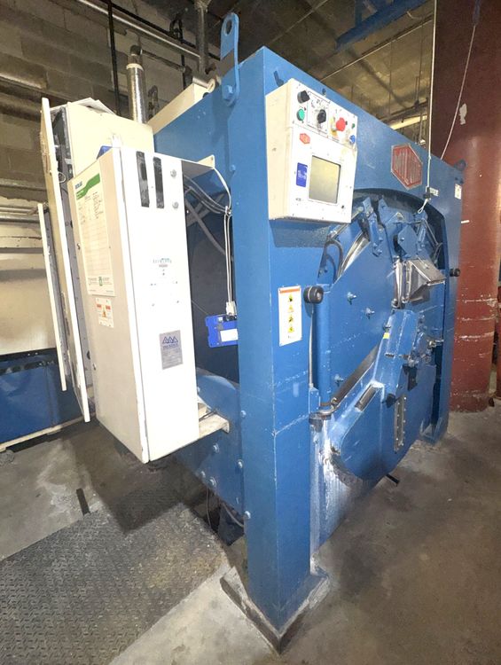 Milnor 60044WR2 Washer Extractor