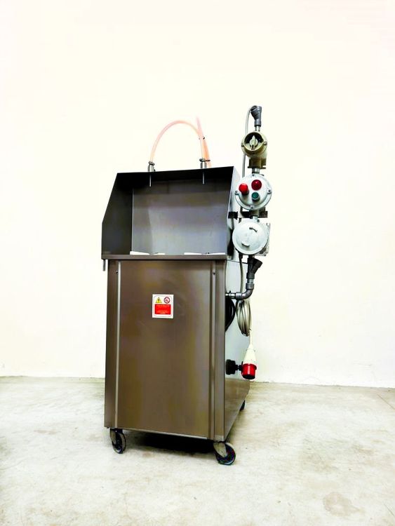 Ommi C1, LIQUID FILLING MACHINE