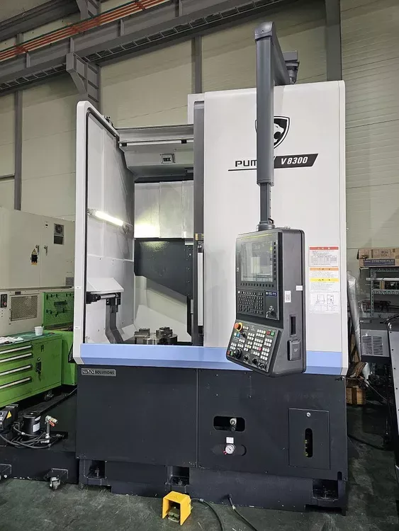 Doosan DN SOLUTIONS V8300R Swing diameter: 36.2"