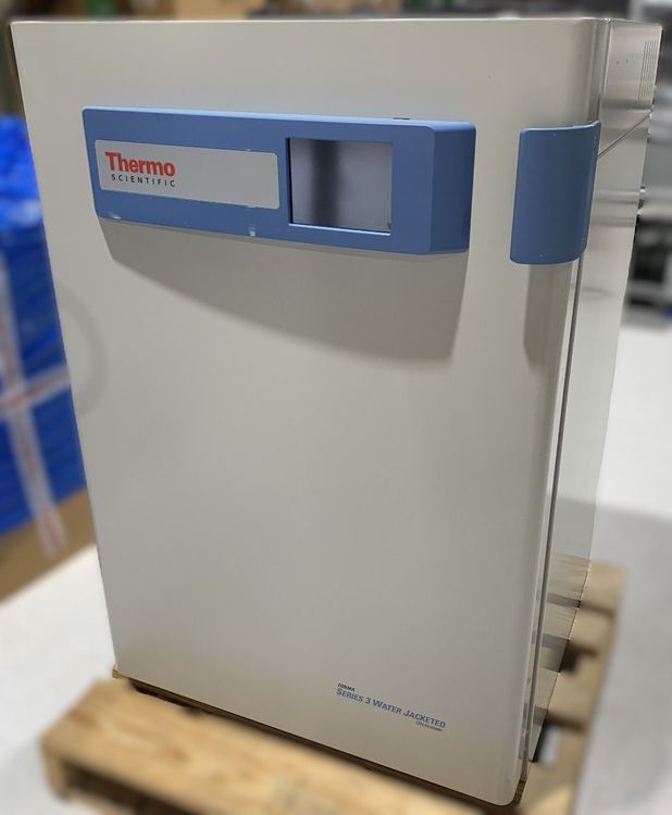 Thermo Scientific Forma™ Series 3 Water Jacketed CO2 Incubator