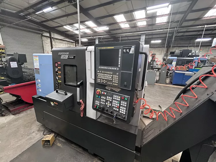 Doosan Fanuc i Series 6000 rpm LYNX 2100M 2 Axis